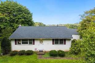 325 E Mt Kirk Ave, Eagleville, PA 19403 - Photo 3