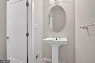 25 Tamarack Cir, Norristown, PA 19403 - Photo 11