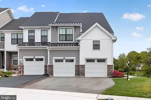 25 Tamarack Cir, Norristown, PA 19403 - Photo 1