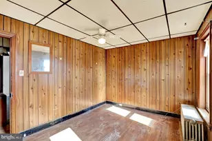 317 W Race St, Stowe, PA 19464 - Photo 17