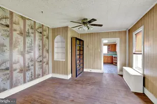 317 W Race St, Stowe, PA 19464 - Photo 11