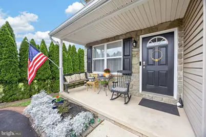 720 Montgomery Avenue, Pennsburg, PA 18073 - Photo 3