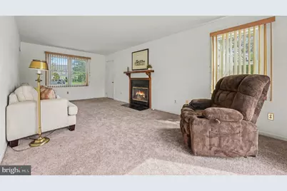 308 Hampton Circle, Gilbertsville, PA 19525 - Photo 7