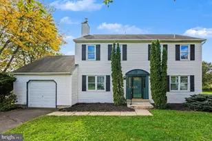 308 Hampton Cir, Gilbertsville, PA 19525 - Photo 3