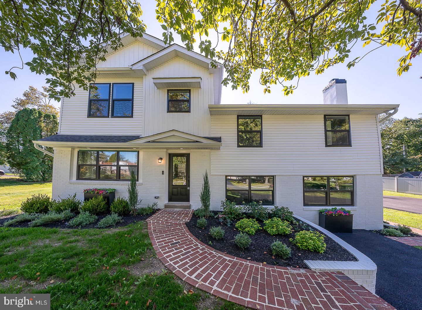 942 Surrey Dr, Blue Bell, PA 19422 - MLS PAMC2196896 - Coldwell Banker