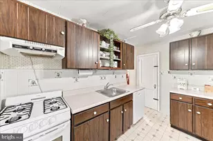 871 Delmont Dr, Wynnewood, PA 19096 - Photo 15