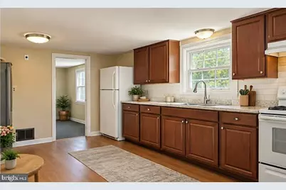 911 E Prospect Avenue, North Wales, PA 19454 - Photo 3