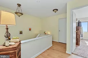 602 Meadowview Ln, Mont Clare, PA 19453 - Photo 7