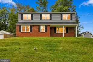 17 Traverse Dr, Plymouth Meeting, PA 19462 - Photo 1