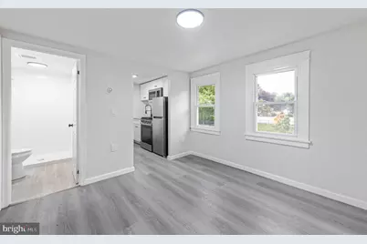 176 Walnut Street #APT B, Mont Clare, PA 19453 - Photo 15