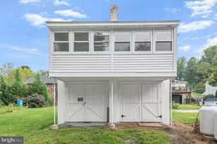 176 Walnut St, Mont Clare, PA 19453 - Photo 3