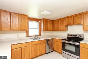 303 Glasgow St, Pottstown, PA 19464 - Photo 9