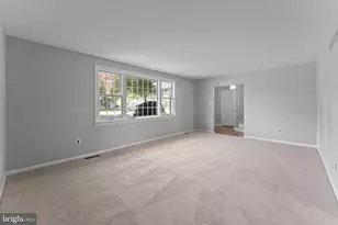 869 Laurel Ln, Harleysville, PA 19438 - Photo 9