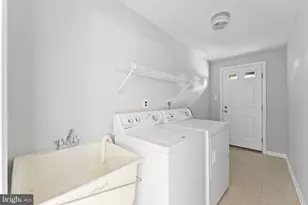 869 Laurel Ln, Harleysville, PA 19438 - Photo 11