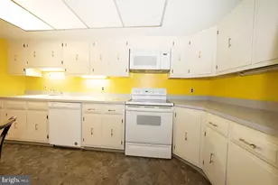 1219 W Wynnewood Rd, Wynnewood, PA 19096 - Photo 17