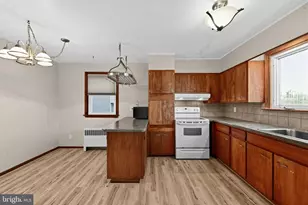 18 Center Ave, Willow Grove, PA 19090 - Photo 9