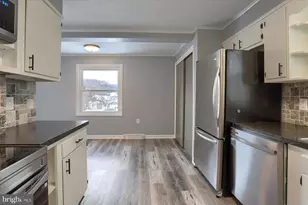 425 E Walnut St, Lewistown, PA 17044 - Photo 11