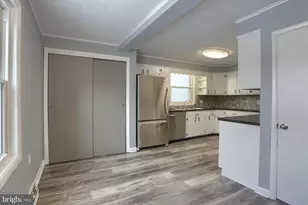 425 E Walnut St, Lewistown, PA 17044 - Photo 9