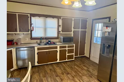 202 S Logan Boulevard, Burnham, PA 17009 - Photo 5