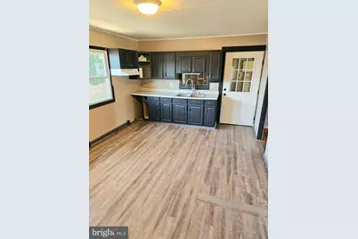 300 Locust Street, Burnham, PA 17009 - Photo 3