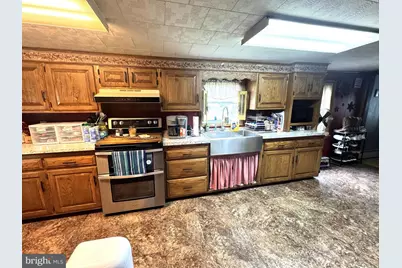 421 E Freedom Avenue, Burnham, PA 17009 - Photo 3