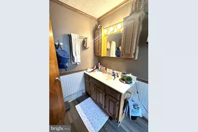 421 E Freedom Avenue, Burnham, PA 17009 - Photo 13