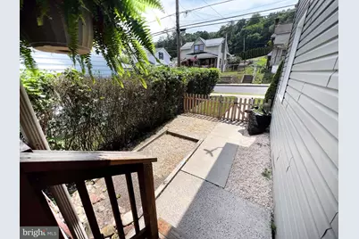 425 E Freedom Avenue, Burnham, PA 17009 - Photo 13