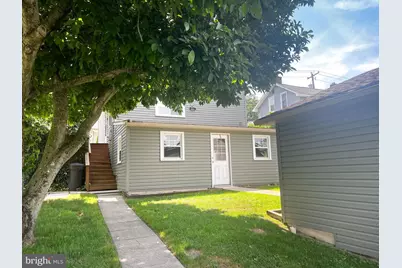 425 E Freedom Avenue, Burnham, PA 17009 - Photo 9