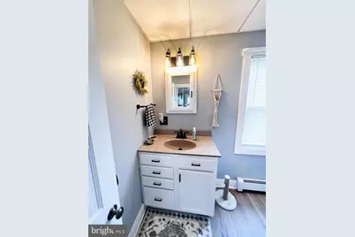 425 E Freedom Avenue, Burnham, PA 17009 - Photo 21