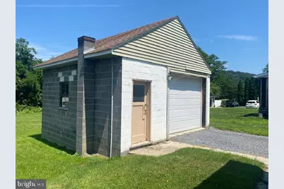 831 E Walnut Street, Lewistown, PA 17044 - Photo 3