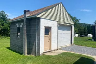 831 E Walnut St, Lewistown, PA 17044 - Photo 3