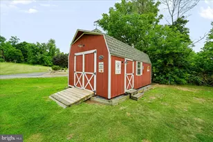 807 N Pine St, Burnham, PA 17009 - Photo 39