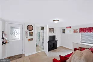 807 N Pine St, Burnham, PA 17009 - Photo 15