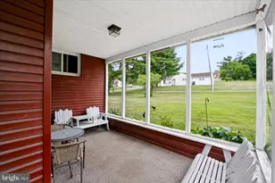 807 N Pine St, Burnham, PA 17009 - Photo 25