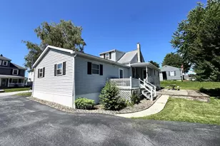 422 Princeton St, Lewistown, PA 17044 - Photo 3