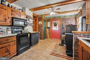 33 Jewel St, Lewistown, PA 17044 - Photo 5