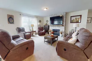 42 Cambridge Ln, Lewistown, PA 17044 - Photo 3