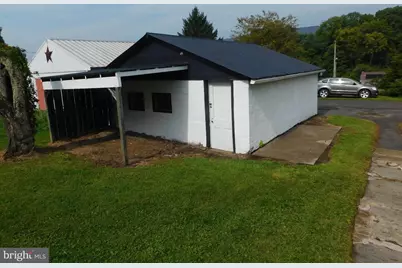 419 E Freedom Avenue E, Burnham, PA 17009 - Photo 3