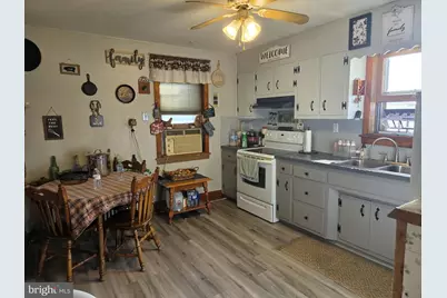 126 College Avenue, Milroy, PA 17063 - Photo 9