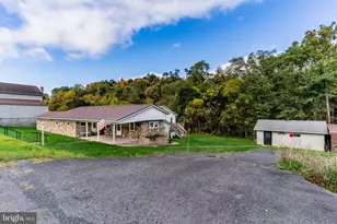 435 1st Ave, Burnham, PA 17009 - Photo 3