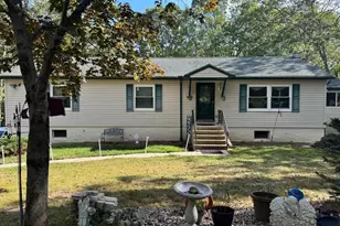 692 Watercrest Ave, Effort, PA 18330 - Photo 1