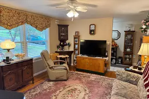 692 Watercrest Ave, Effort, PA 18330 - Photo 5