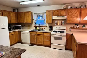 1145 Chickadee Dr, Pocono Summit, PA 18346 - Photo 5