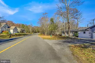 1135 7 Nations Dr, Tobyhanna, PA 18466 - Photo 35