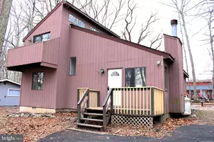 15 Hilltop Cir, East Stroudsburg, PA 18302 - Photo 1