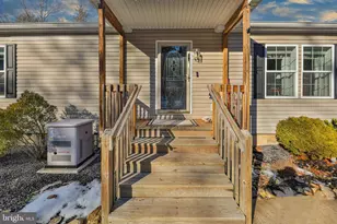 1242 Blue Mountain Cir, Saylorsburg, PA 18353 - Photo 3