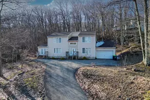 27 Brunswick Dr, Mount Pocono, PA 18344 - Photo 1