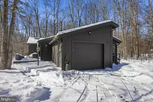 2105 Blue Ox Rd, Pocono Pines, PA 18350 - Photo 43