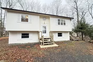 8066 Red Squirrel Dr, Tobyhanna, PA 18466 - Photo 1