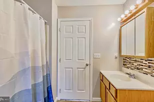 1019 Cricket Ln, Long Pond, PA 18334 - Photo 7